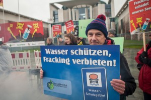 anti-Fracking-Demo vor dem Kanzleramt, 1.4.15